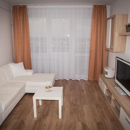 Anna Apartman Gyor Exterior photo